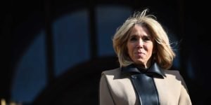 Read more about the article Brigitte Macron stylish for her last class in her school in Roubaix