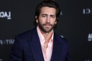 Read more about the article Jake Gyllenhaal in a relationship