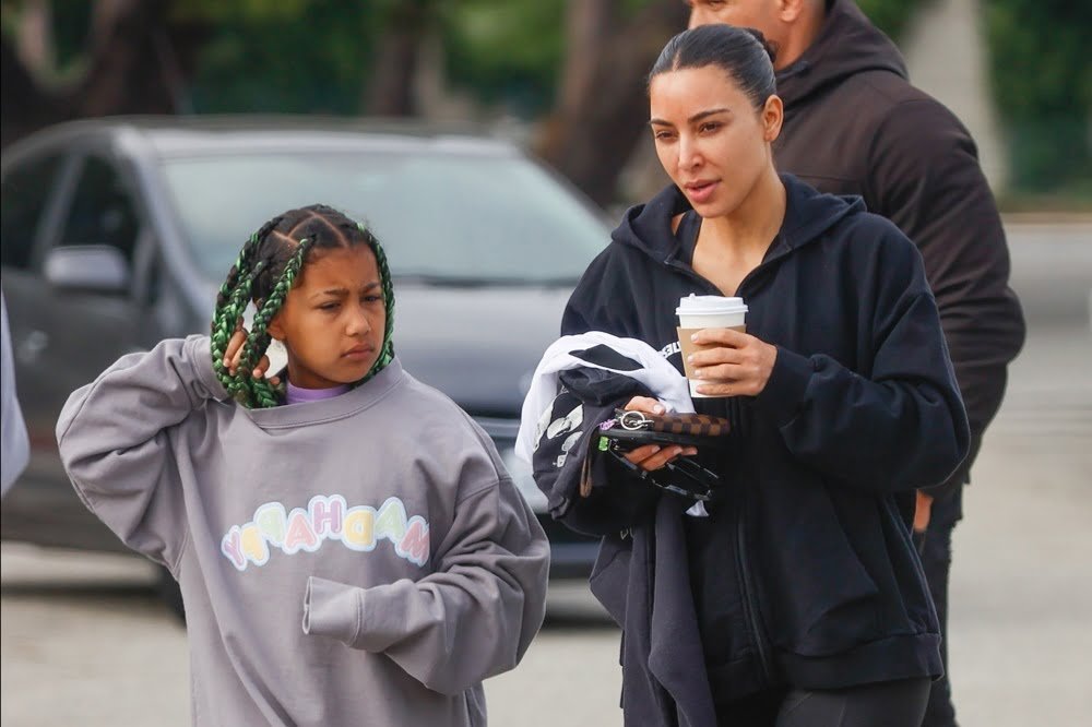 You are currently viewing Kim Kardashian Goes Makeup Free ForSon Saint’s football Game:Pictures