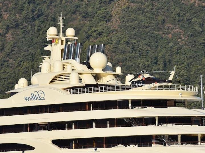 Read more about the article Dock you putin, the war in ukraine has begun… The world’s largest superyacht has been captured