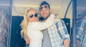 Read more about the article In instagram post Britney Spears revaels that she is pregnant with her first baby ….with Sam Asghari. OLNJ