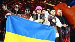 Read more about the article Ukraine wins Eurovision thanks to a wave of love from around Europe.