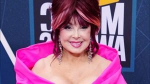 Read more about the article Grammy-winning performer Naomi Judd has died at the age of 76.