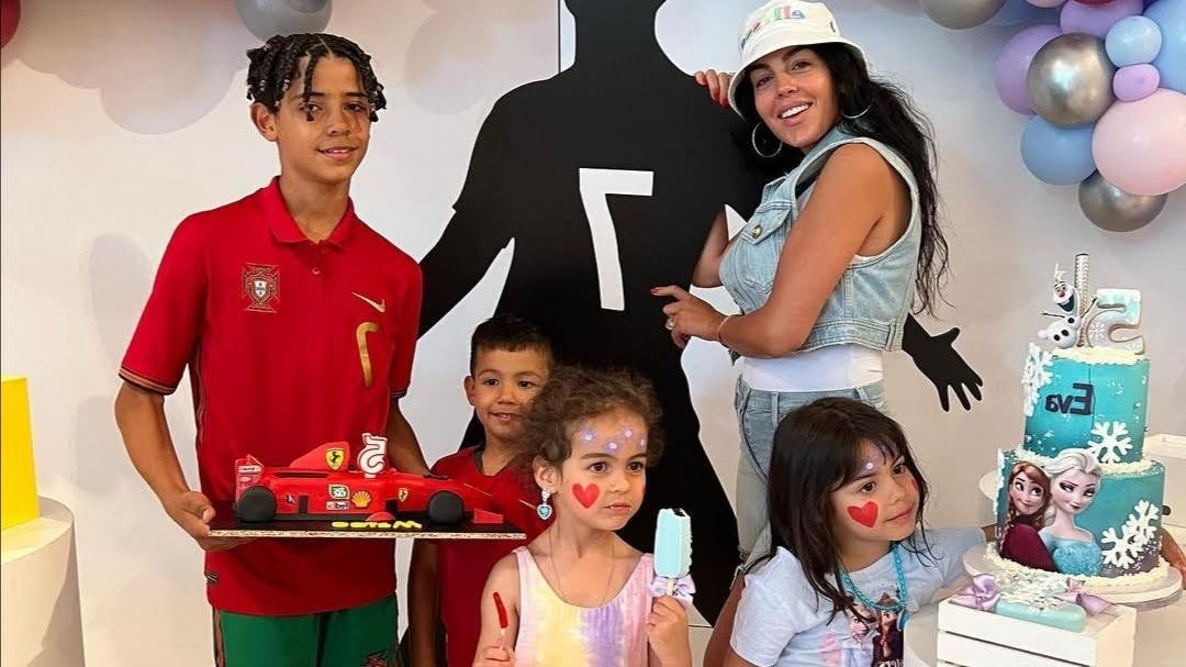 You are currently viewing Cristiano Ronaldo: great birthday party for the 5 years of his twins Eva and Mateo.