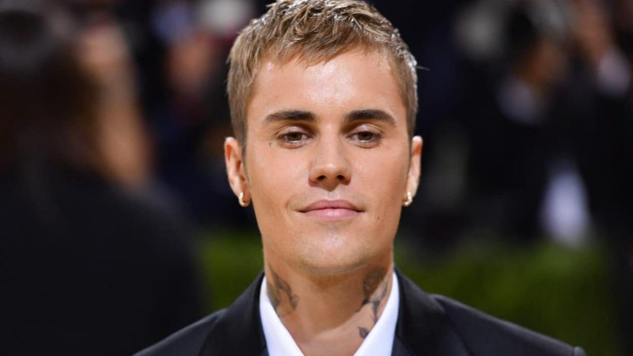 Read more about the article Justin Bieber revealed that he has facial paralysis  it has been hospitalized with Ramsay Hunt syndrome, according to reports.