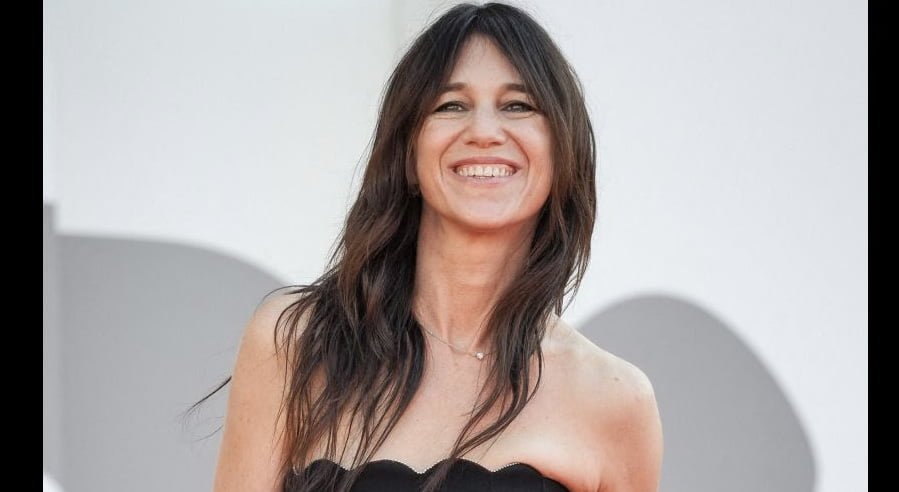 Read more about the article Charlotte Gainsbourg: Her youngest Jo looks exactly like her dad.