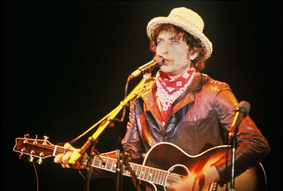You are currently viewing Bob Dylan accused of sexual assault ;claiming