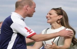 Read more about the article Kate Middleton and Prince William: extremely rare kiss in public, the protocol called into question?