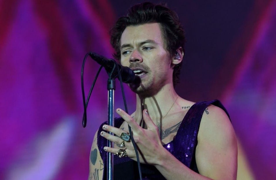 You are currently viewing Harry Styles ‘new King of Pop’? Michael Jackson’s family offended.