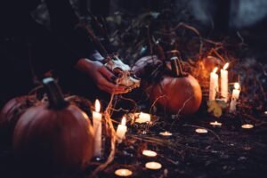 Read more about the article Halloween 2022 Origins, Meaning & Traditions
