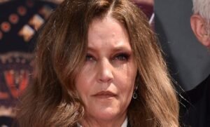 Read more about the article Lisa-Marie Presley buried: a sad picture of her daughter