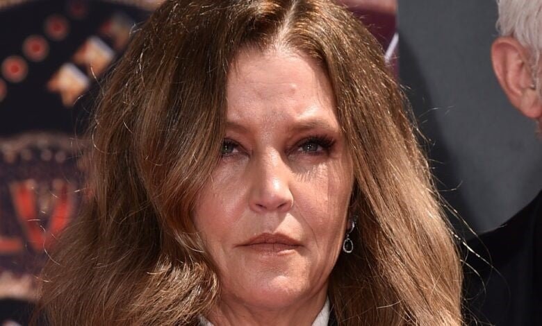 Read more about the article Lisa-Marie Presley buried: a sad picture of her daughter