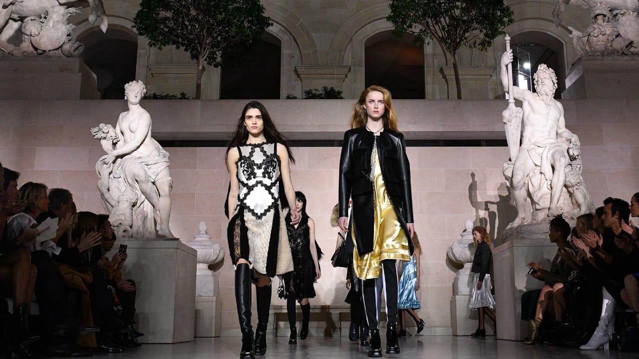 You are currently viewing The Louis Vuitton fashion show